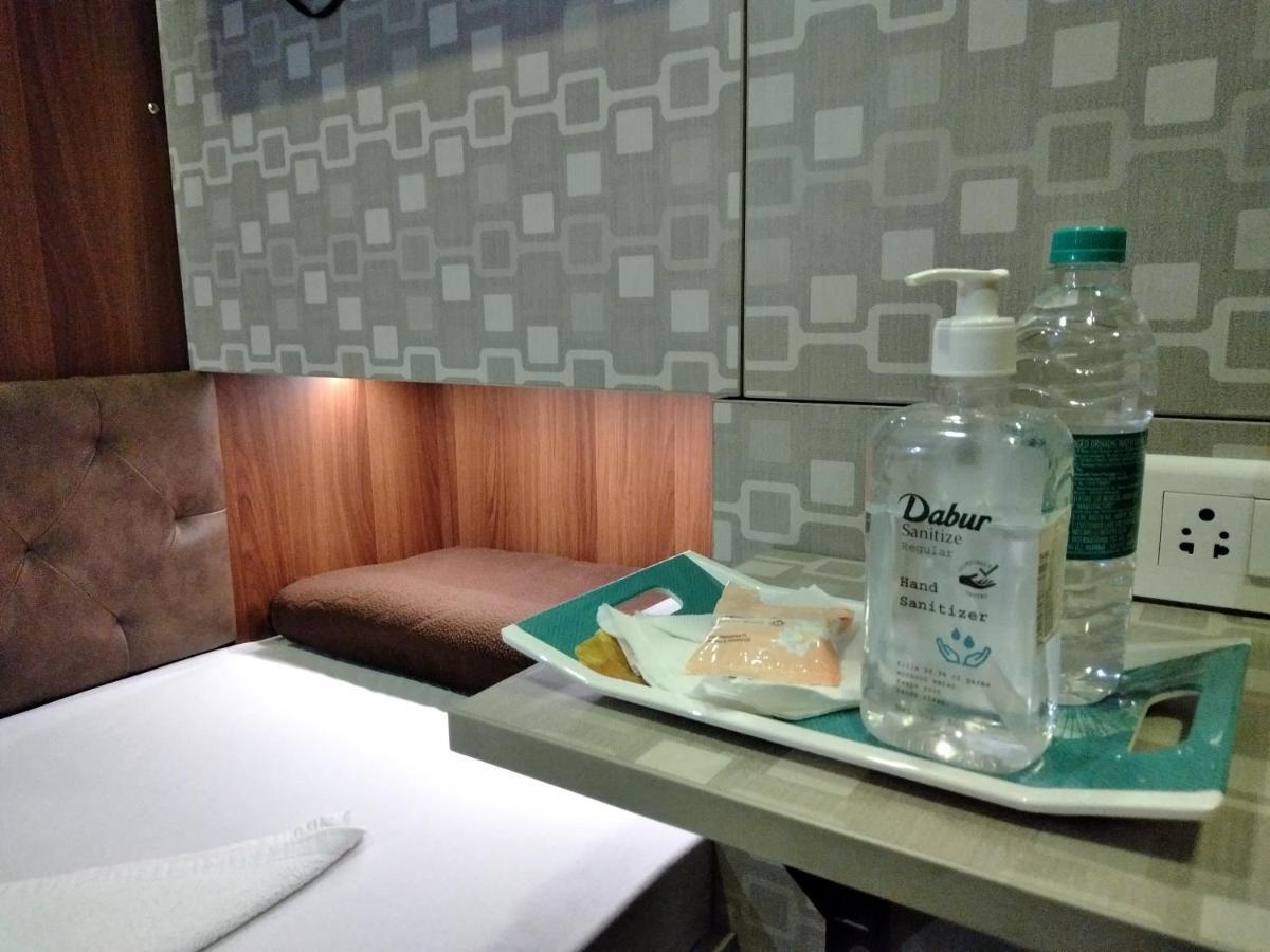 מנגלור Bedspace- Capsule Ac Hotel מראה חיצוני תמונה